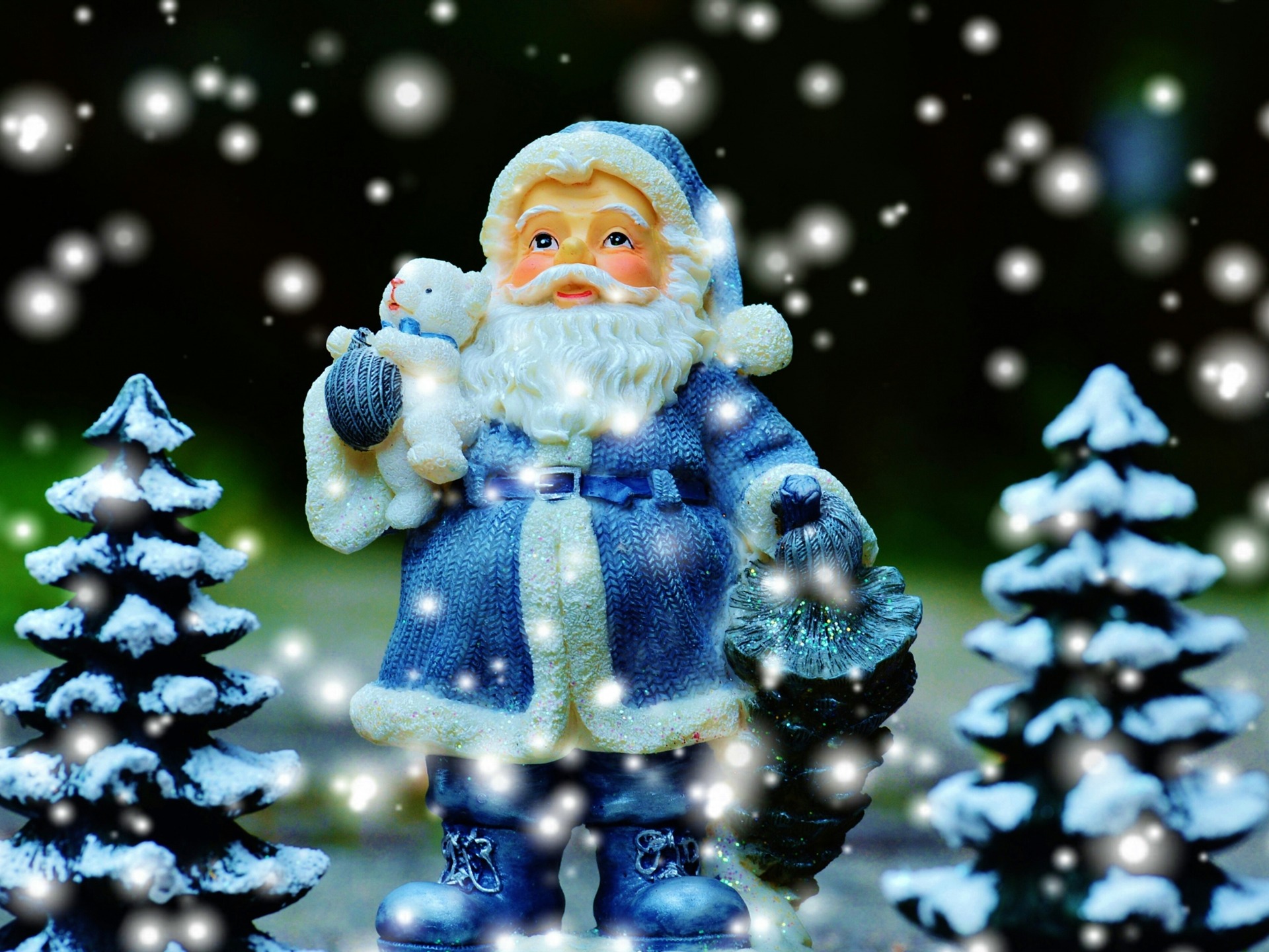 Christmas Wallpaper 1366x768 - HD Wallpaper 