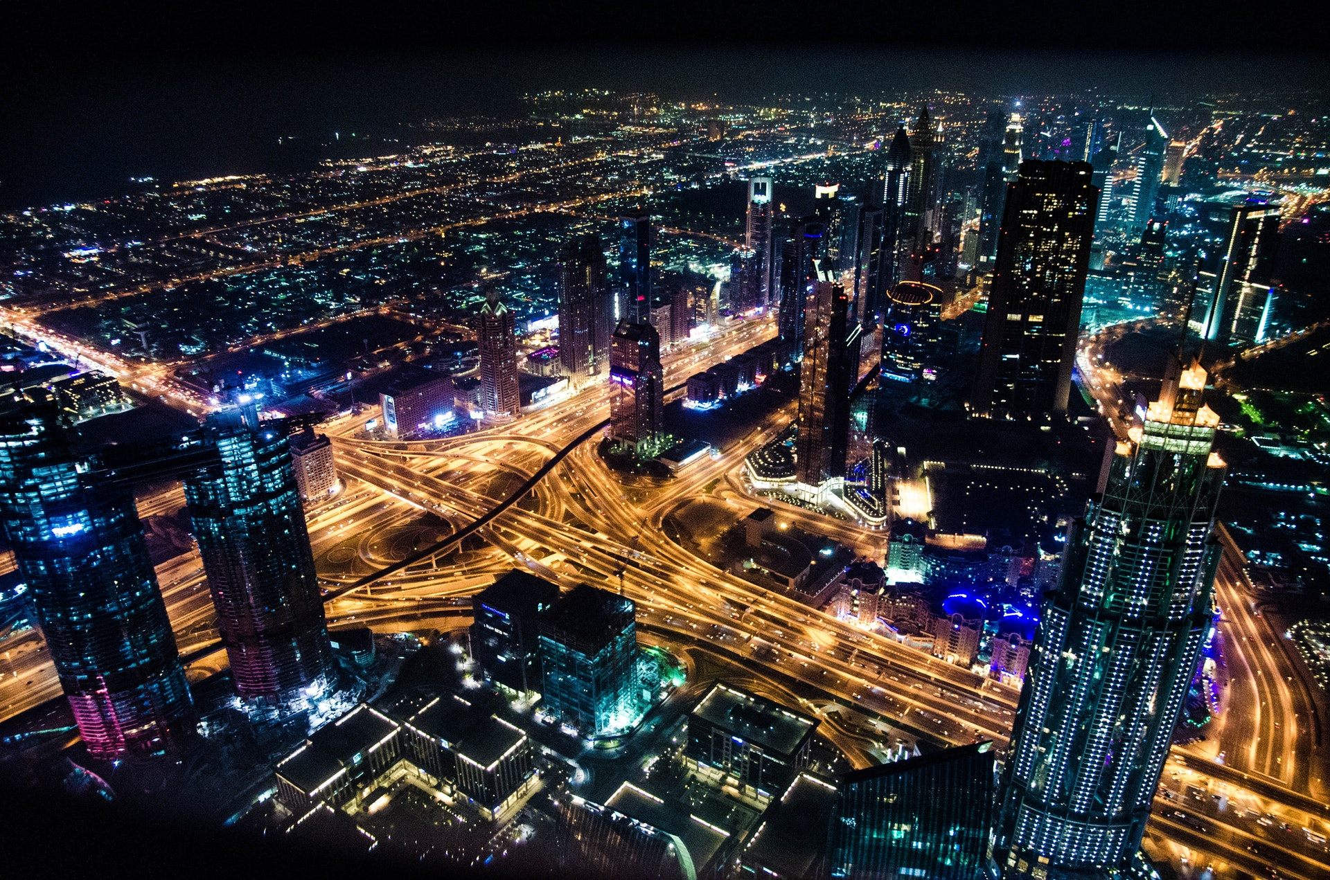 Lovely Bird View Of Dubai Night Hd Wallpaper - Dubai Night Pic Hd - HD Wallpaper 