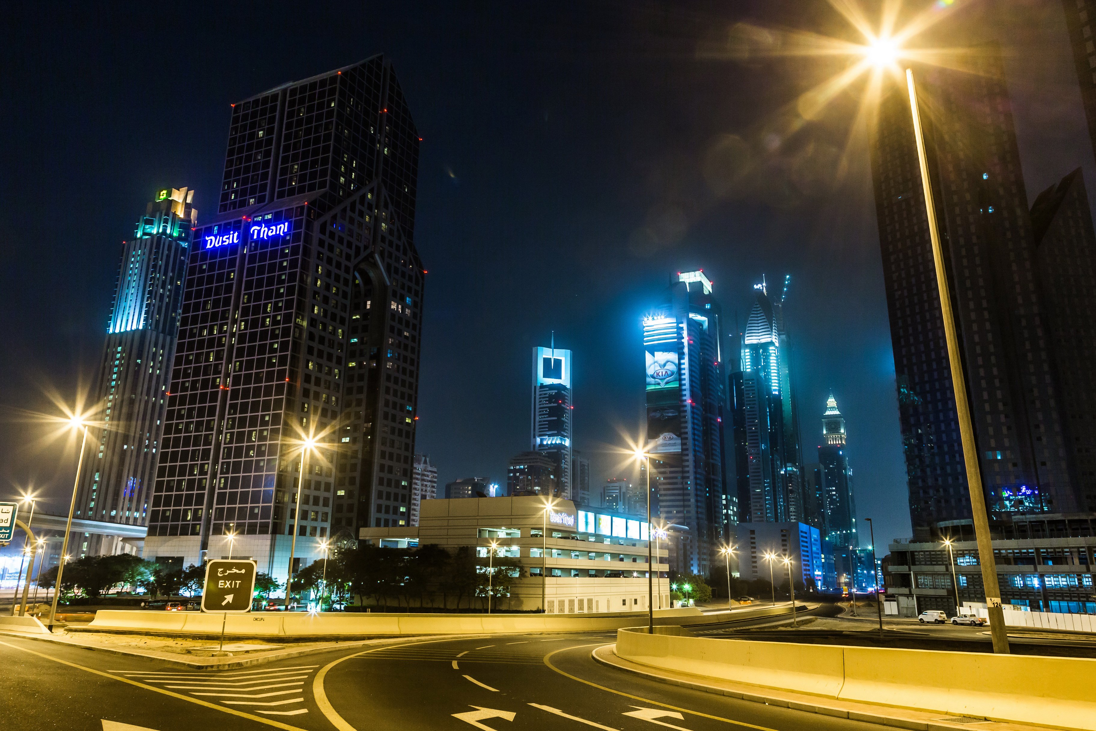 Dubai Night Street View - HD Wallpaper 