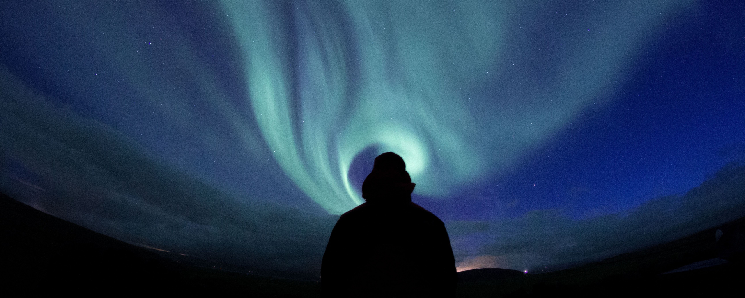 Alone, Dream, Man, Silhouette, Aurora, Sky, Night, - Mobile Wallpaper Night Alone - HD Wallpaper 