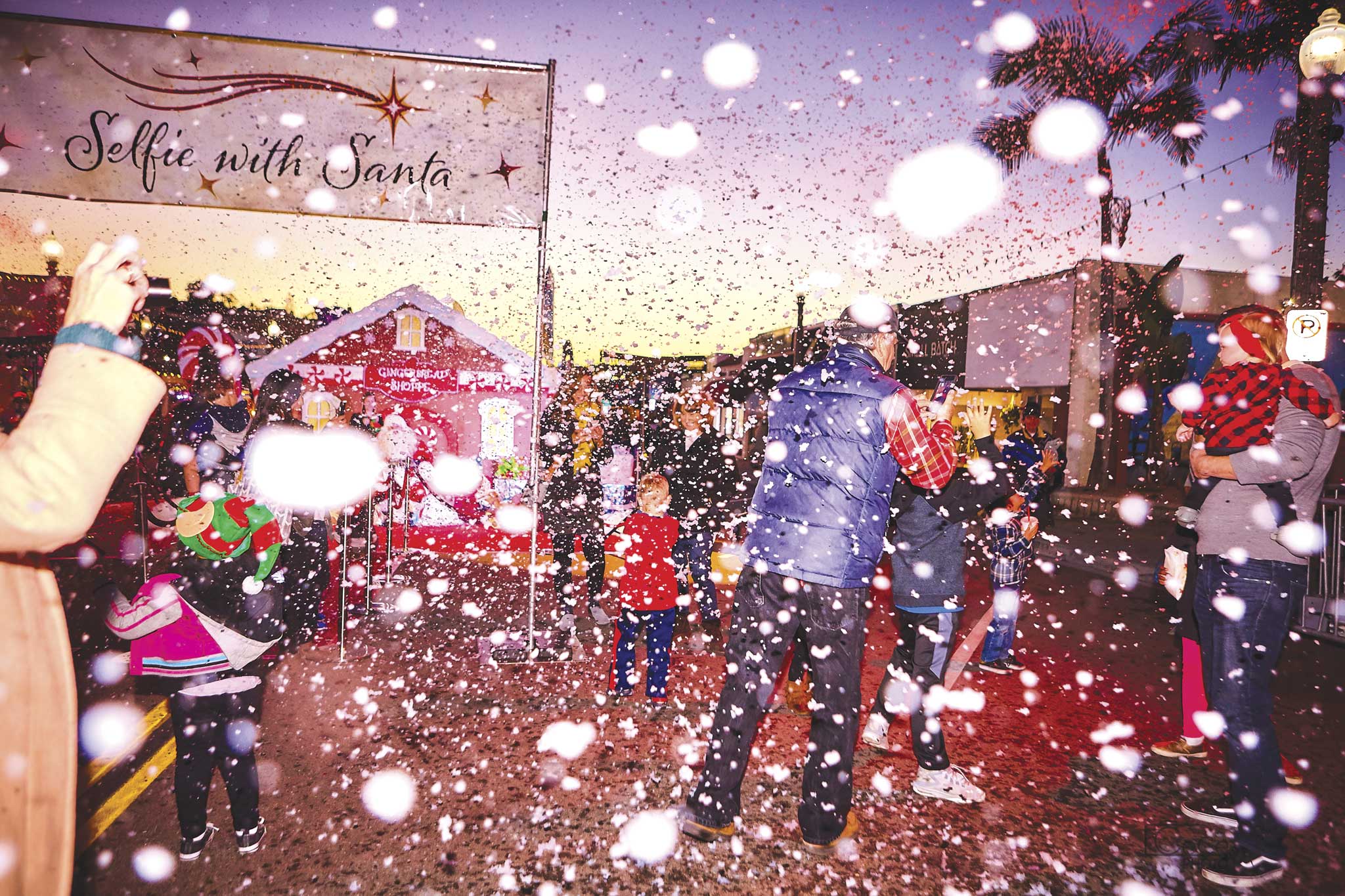 Christmas Lights - HD Wallpaper 