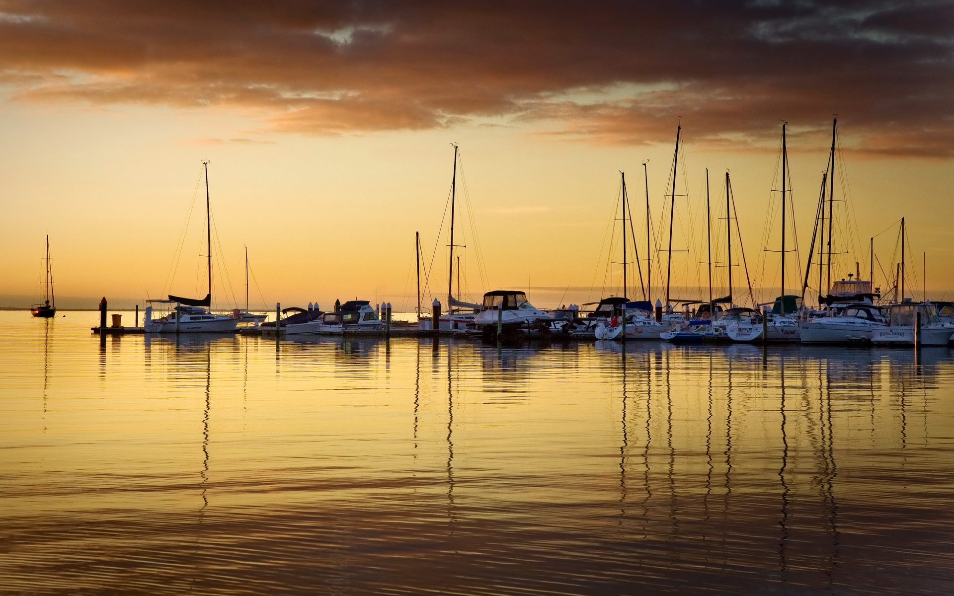 Harbor Wallpapers Archives - Barcos Reflejados En El Agua - HD Wallpaper 