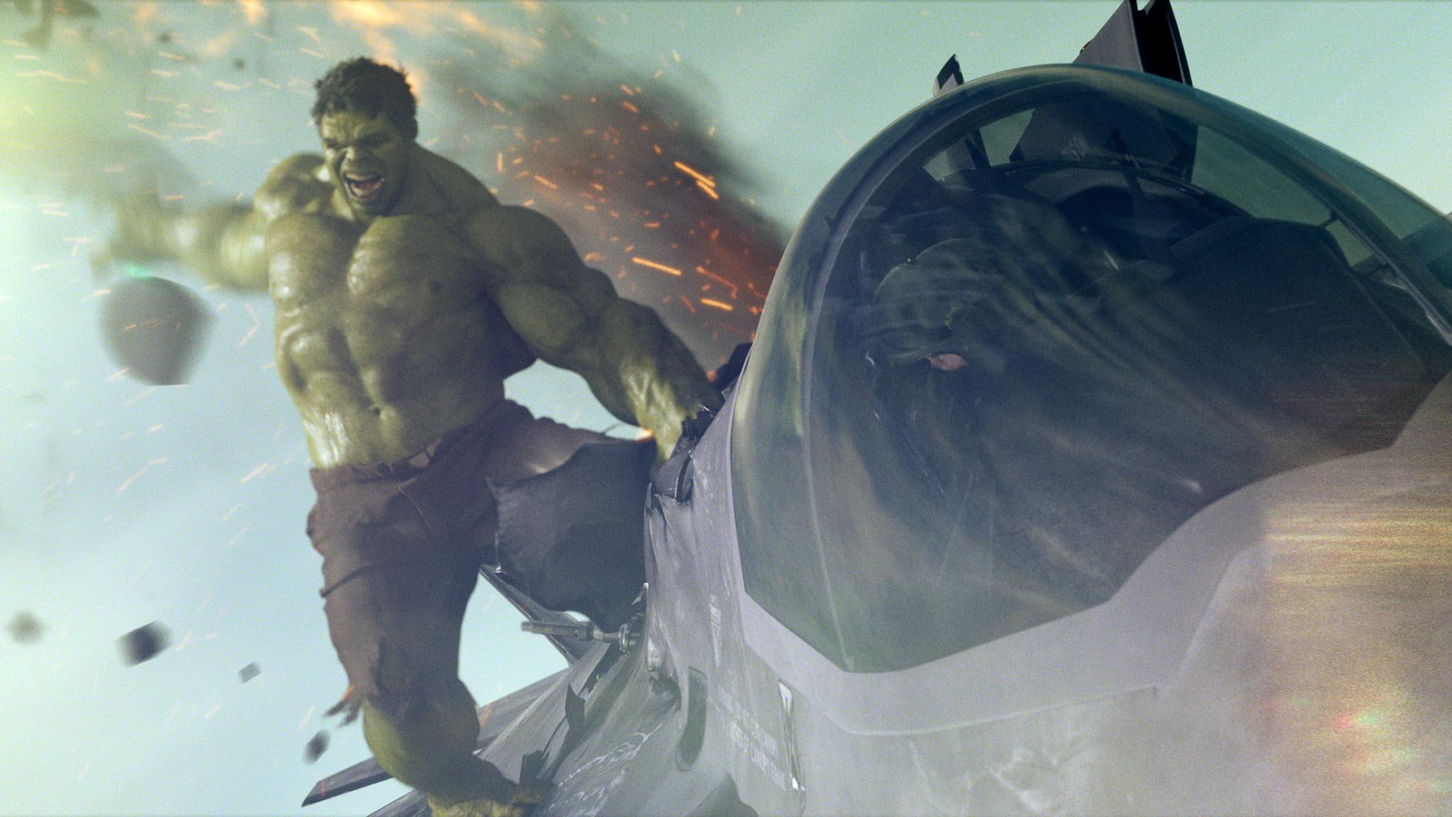 Avengers Hulk Jet - HD Wallpaper 