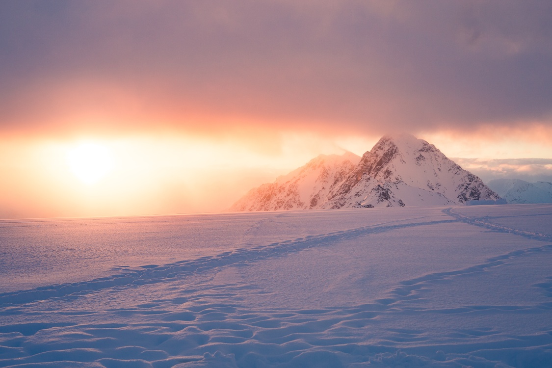 Sunrise In Snow Mountains - HD Wallpaper 