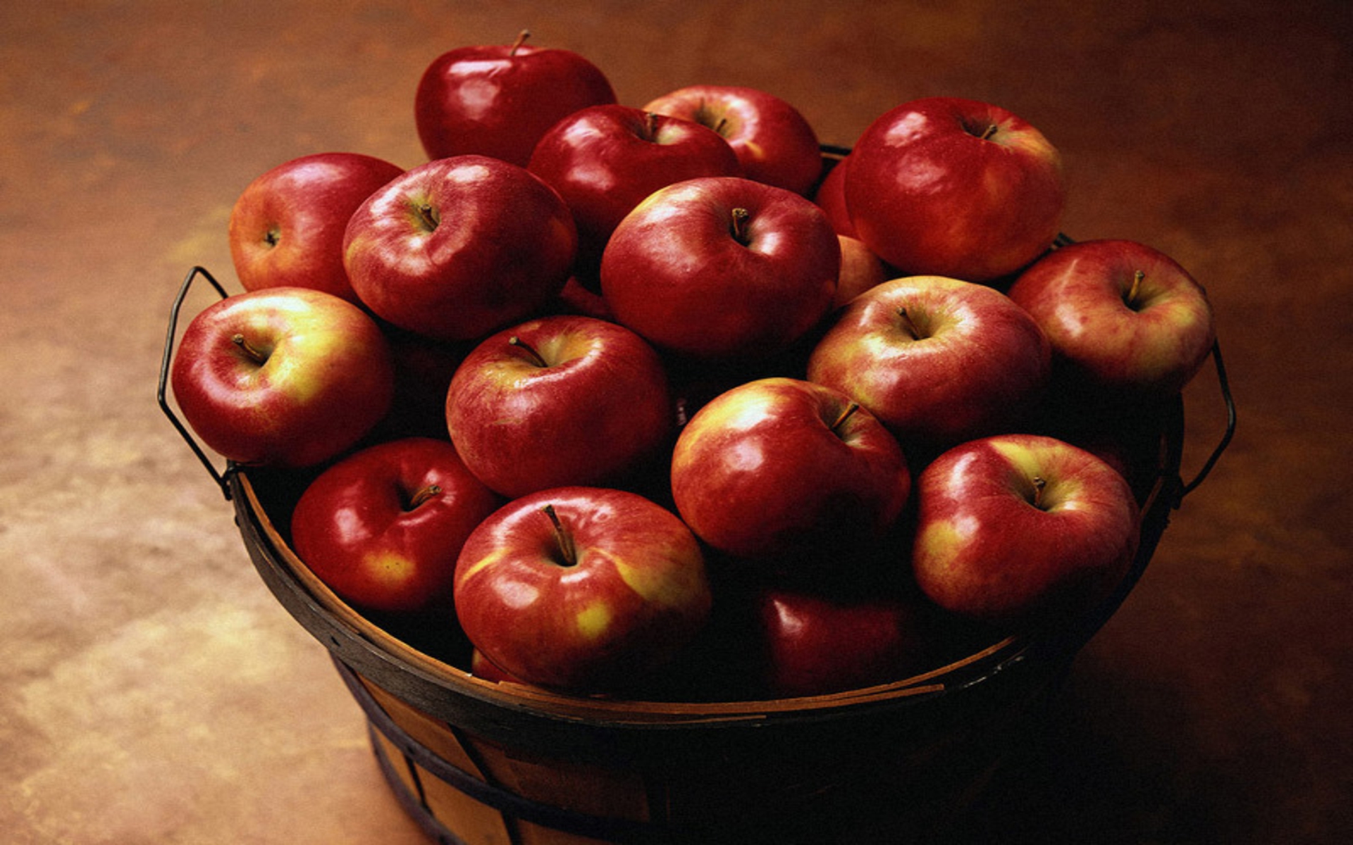 Red Apples In Bucket - HD Wallpaper 