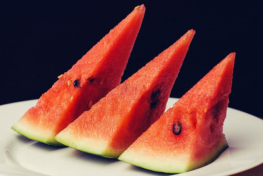 Water Melon Slices, Fruit, Green, Minimal, Minimalistic, - 3 Slices Of Watermelon In A Plate - HD Wallpaper 
