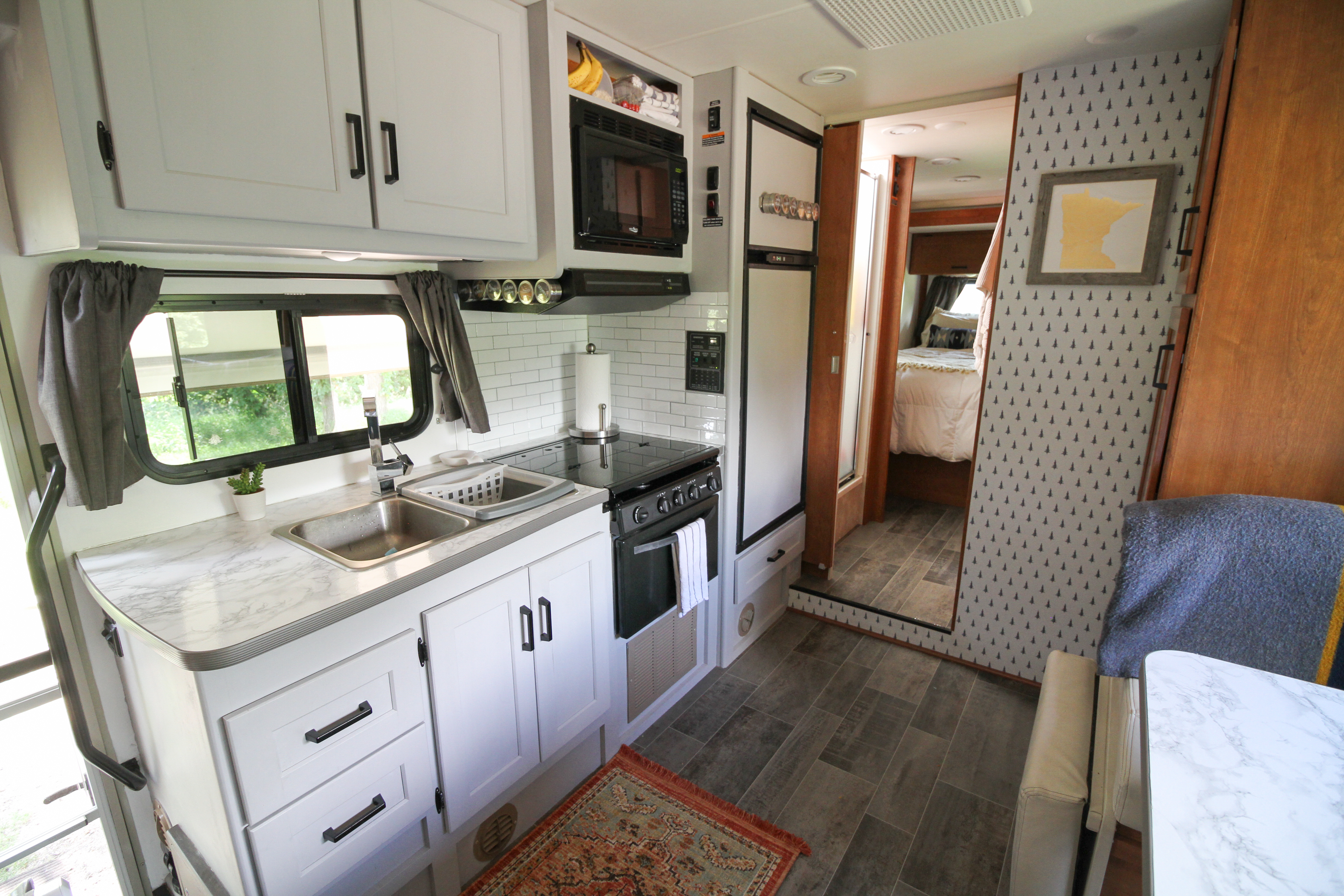 Out Of Boundaries Chasing Paper Wallpaper - Chalk Paint Cabinets Rv - HD Wallpaper 