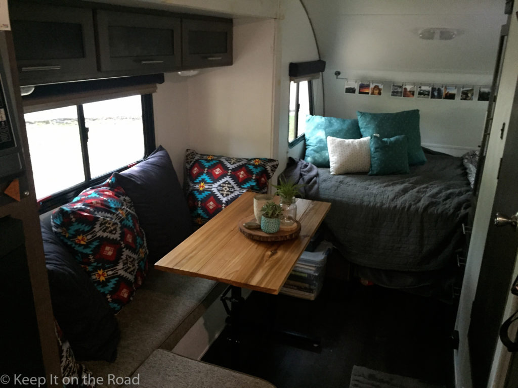 Travel Trailer Makeover, Paint Wallpaper, Travel Blog, Living Room