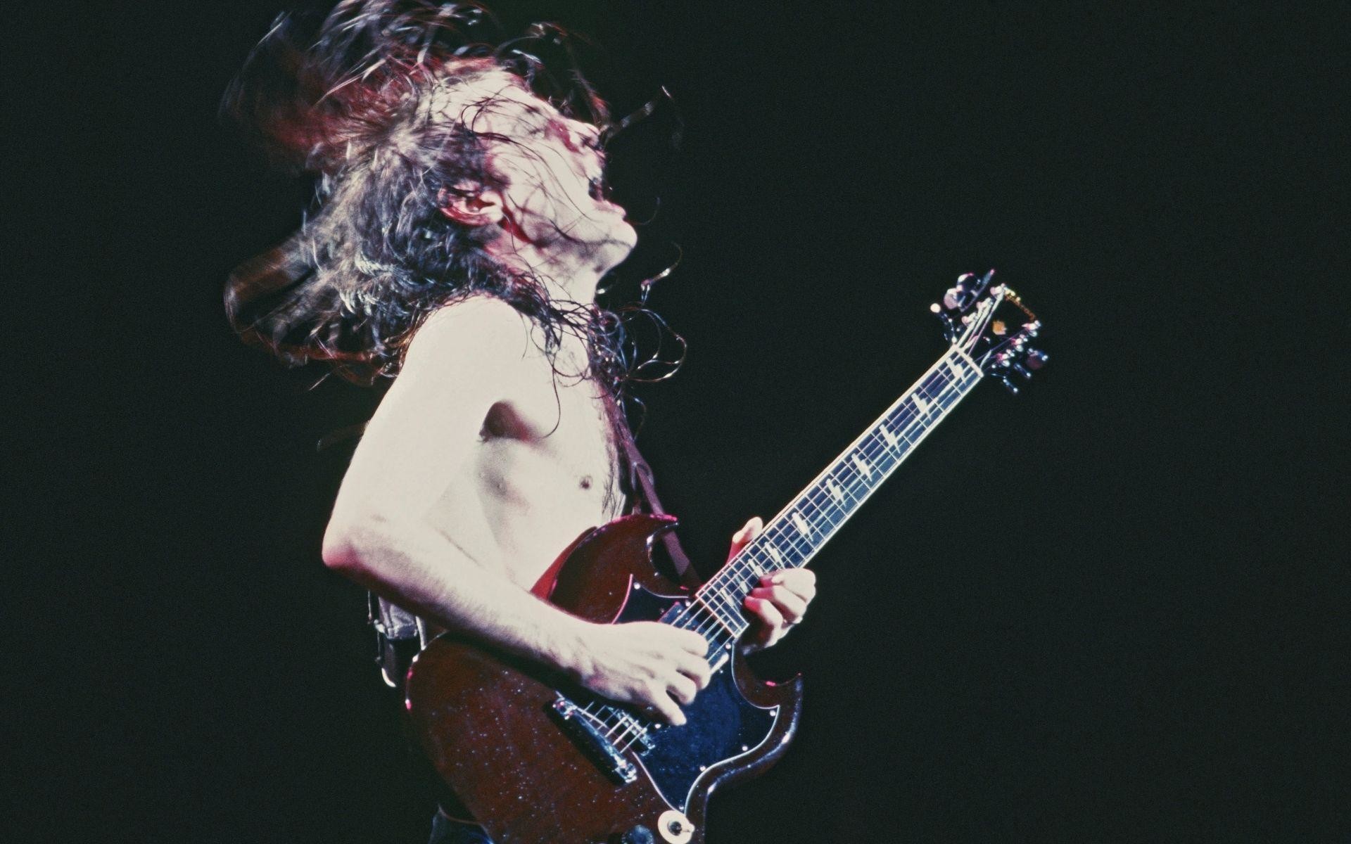 Angus Young Wallpaper - Ac Dc Wallpaper Hd - HD Wallpaper 