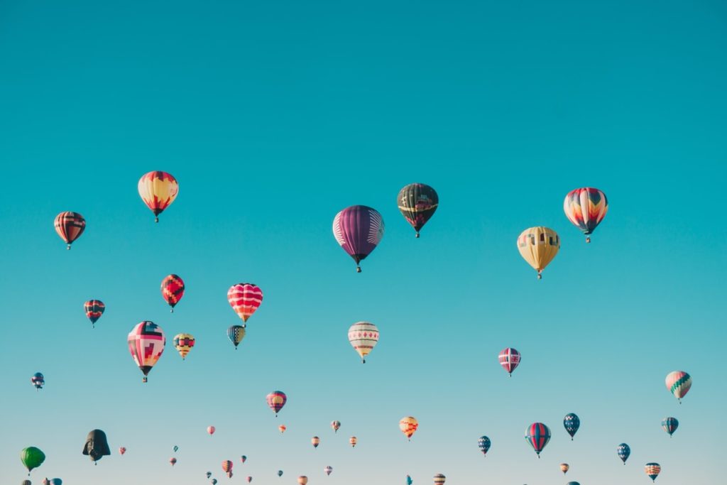 Hot Air Balloons In Clear Blue Sky Wallpaper - Hot Air Balloon 4k Wallpaper 1080 1920 - HD Wallpaper 