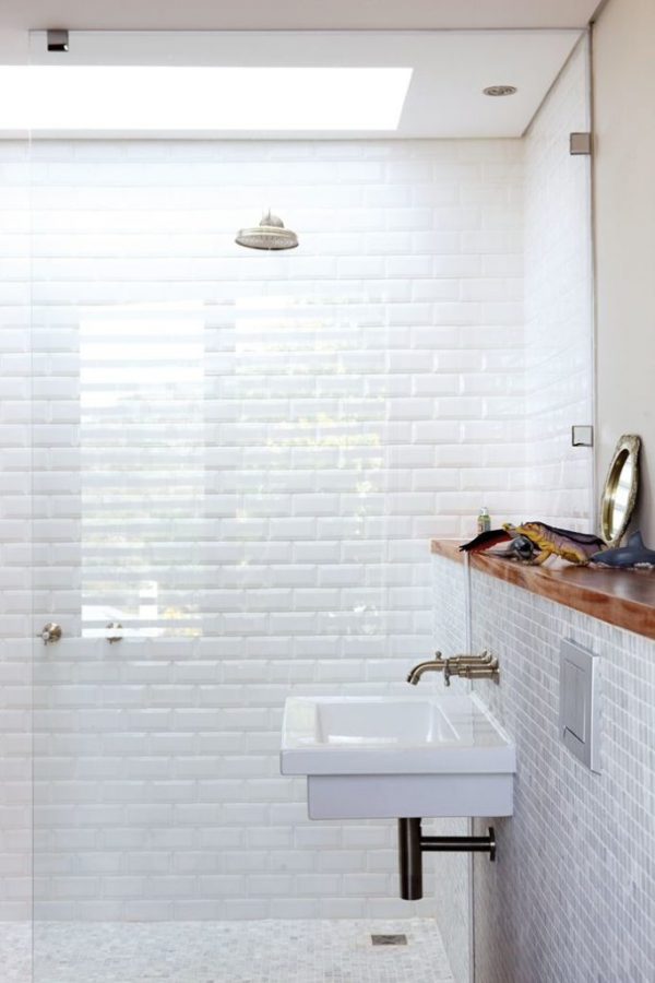Bathroom Tile White 2017 Grasscloth Wallpaper Off White - White Bathroom Tiles Images Gallery - HD Wallpaper 