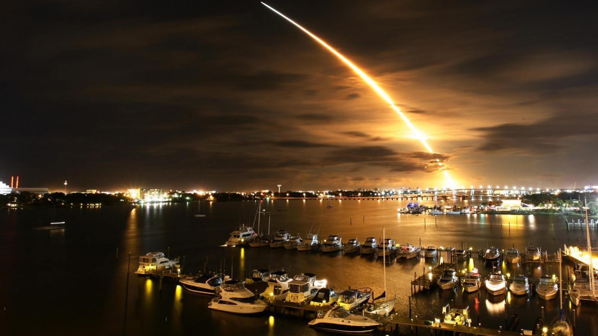 Space Shuttle Takeoff At Night - HD Wallpaper 