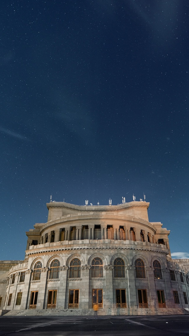 Armenia Yerevan Building Iphone Wallpaper - Armenian Wallpaper Iphone - HD Wallpaper 