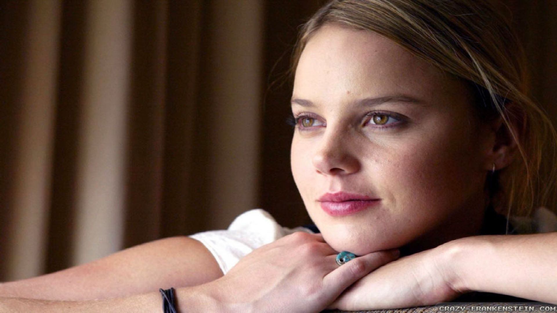 Abbie Cornish - HD Wallpaper 