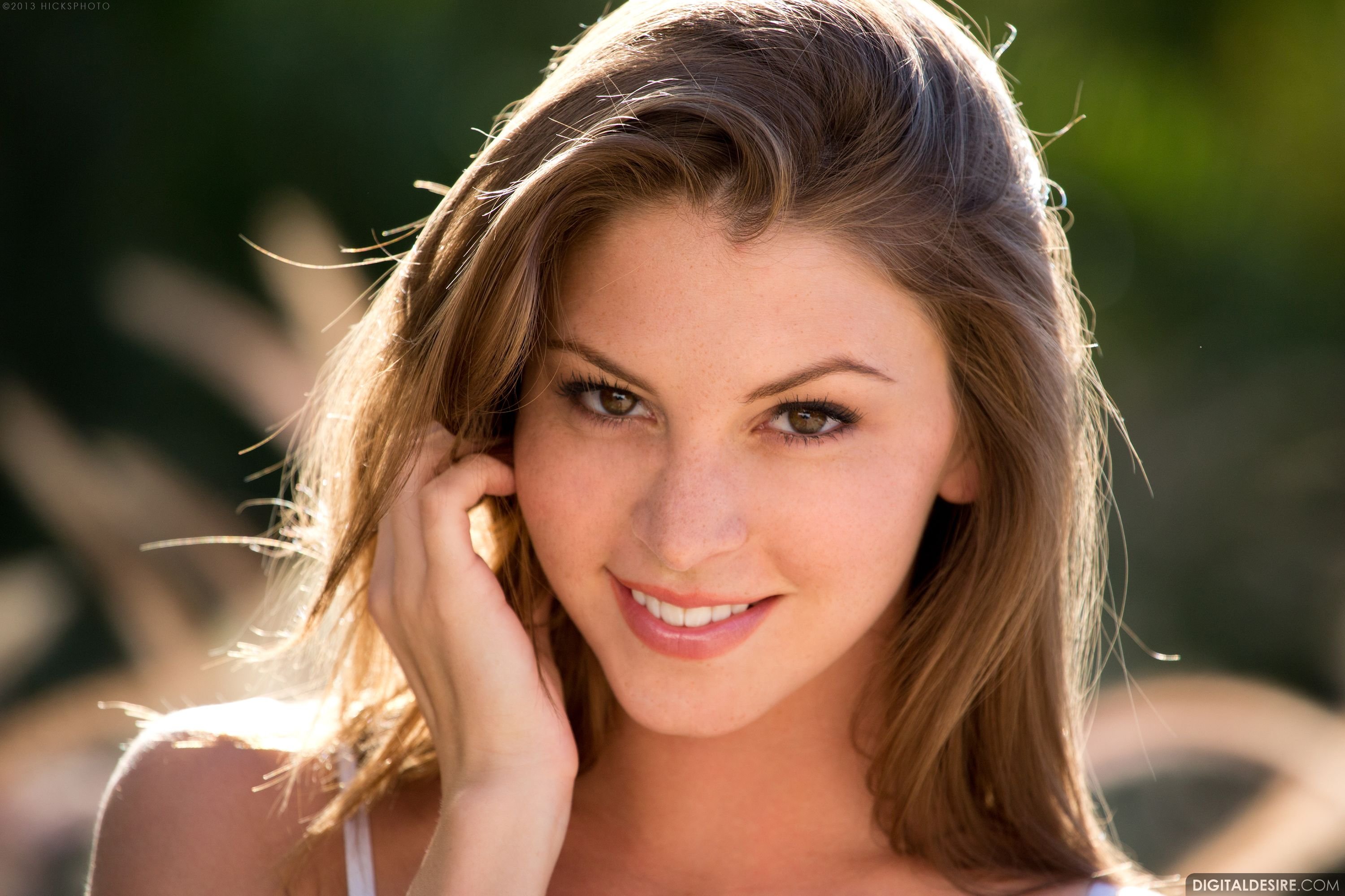 Amber Sym - HD Wallpaper 