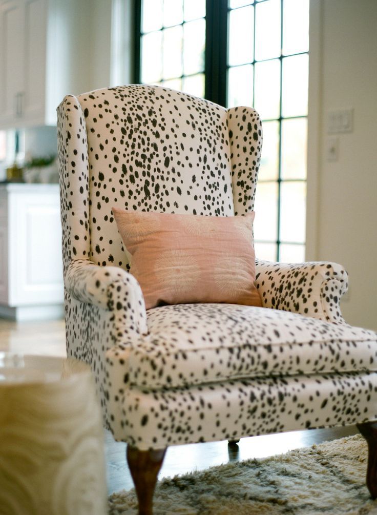Dalmatian Print Fabric - Spotted Chair - HD Wallpaper 