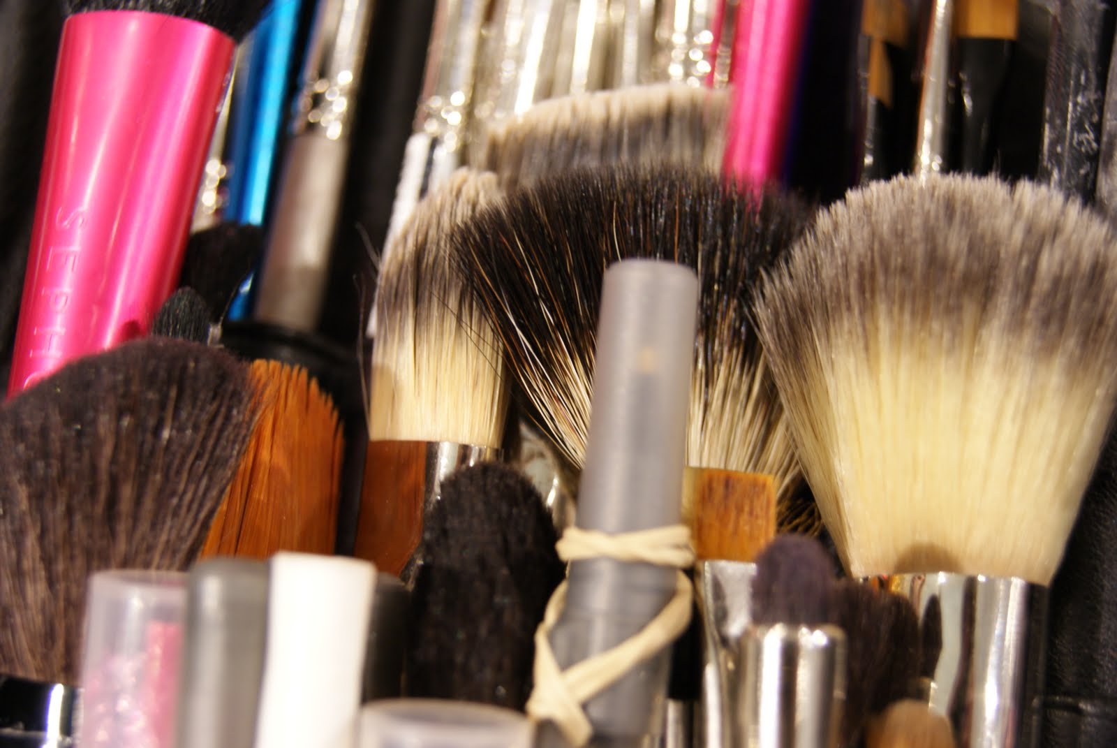 Makeup Brushes - HD Wallpaper 