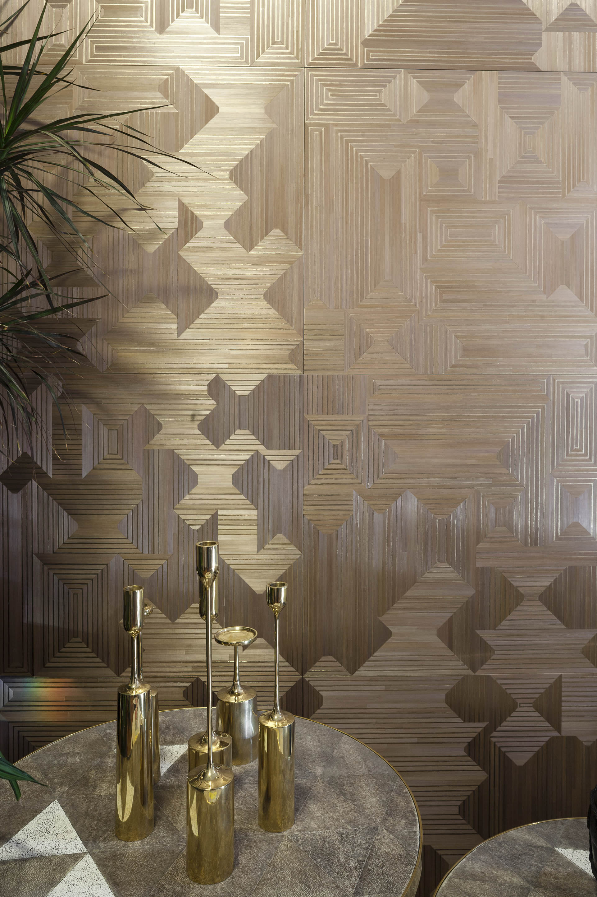 Alexander Lamont At Nobilis Showroom For Marie Claire - Plywood - HD Wallpaper 
