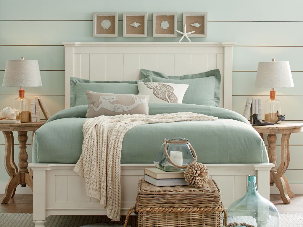 Decor Ideas For The Perfect Coastal Bedroom - Beach Sign Room Decor - HD Wallpaper 