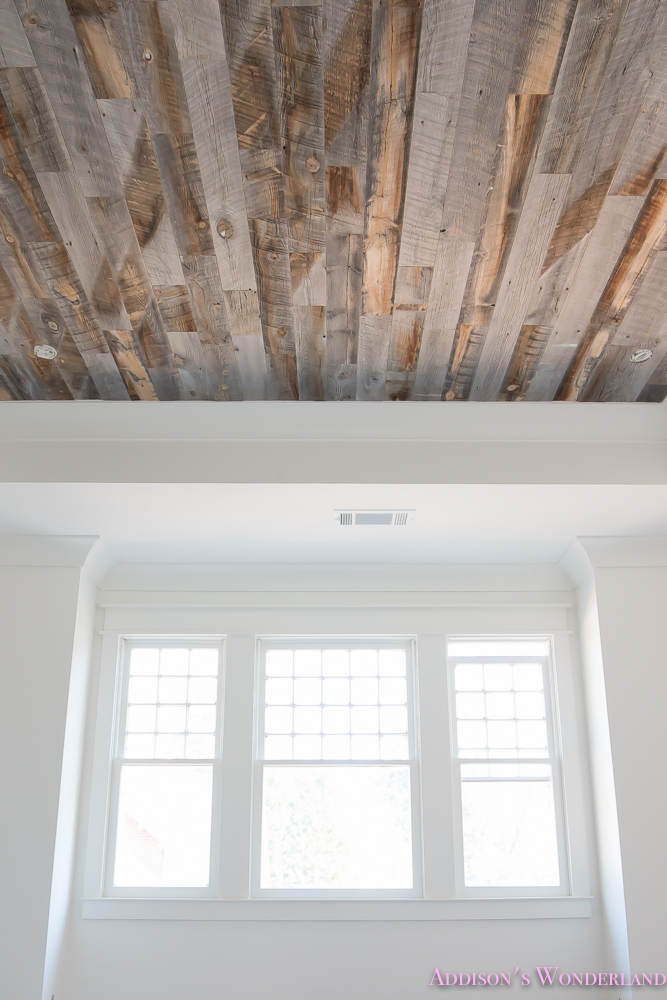 Stikwood Reclaimed Weathered Wood Ceiling Bedroom 16 - Barn Wood Plank Ceiling - HD Wallpaper 