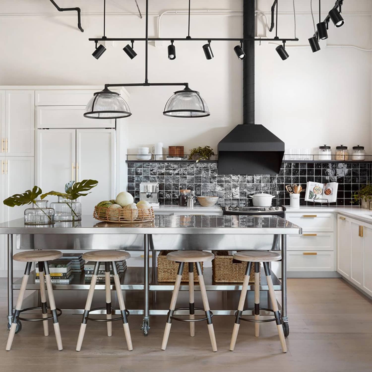 Chip And Joanna Gaines Kitchen - HD Wallpaper 