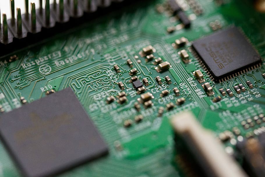 Tilt-shift Photography Of Green Computer Motherboard, - Space Invaders Intel 8080 - HD Wallpaper 