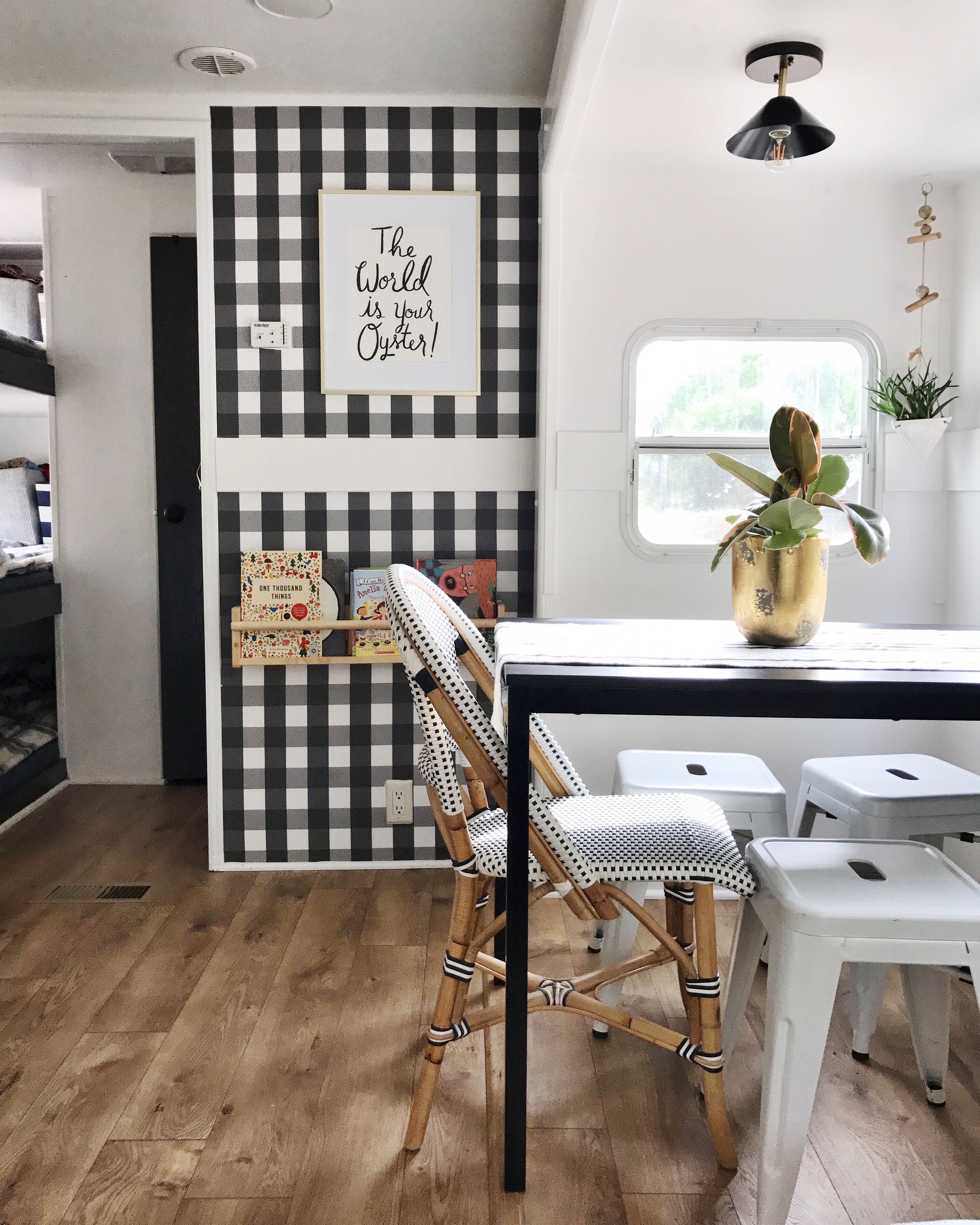 Small Modern Farmhouse Interior - HD Wallpaper 