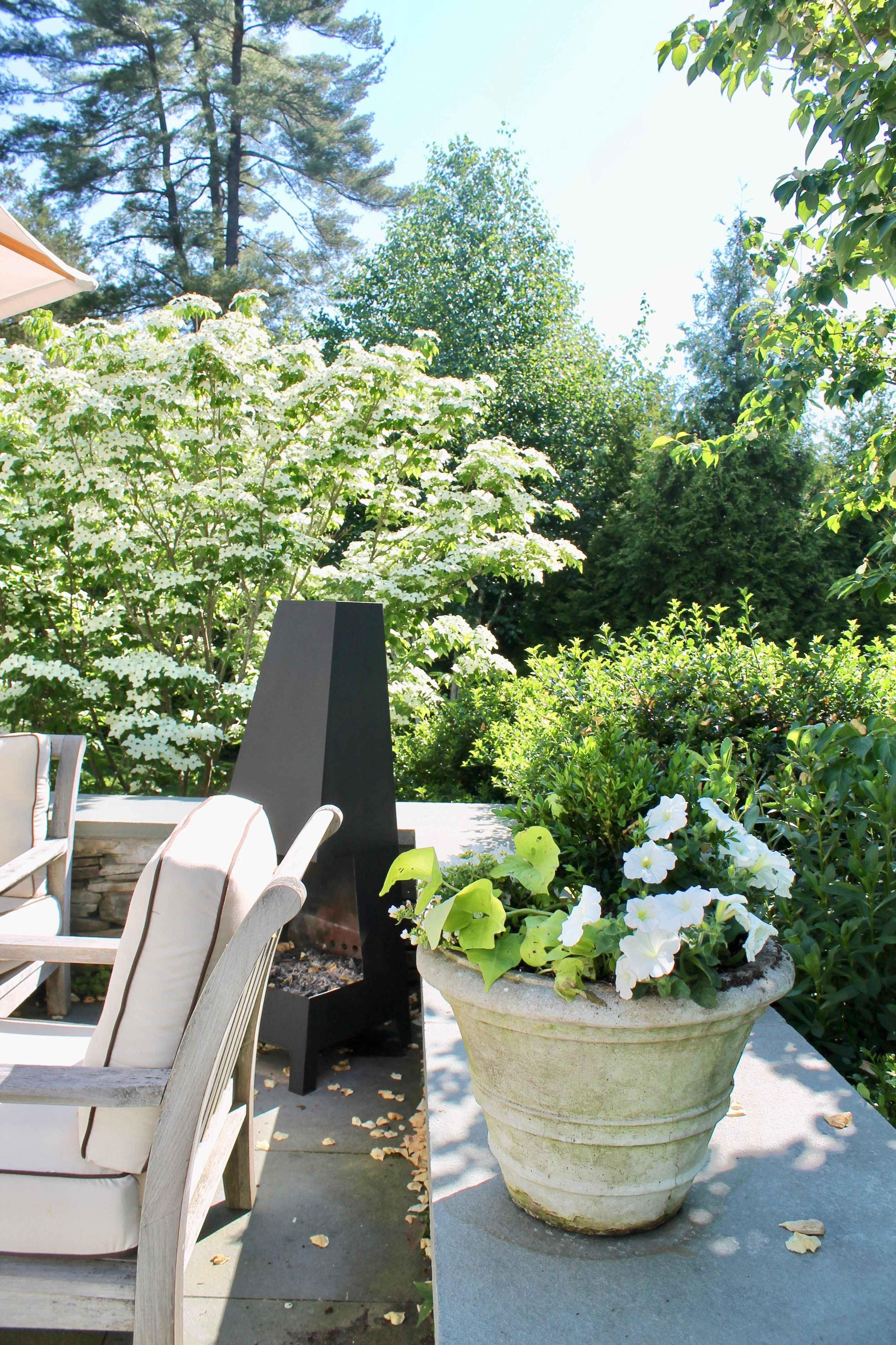 Modern Farmhouse Wallpaper - Chair - HD Wallpaper 