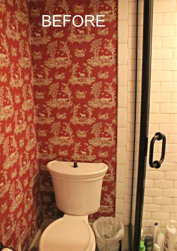 Red Toile Wallpaper In Bathroom - Bathroom - HD Wallpaper 
