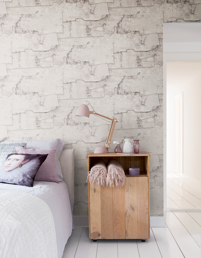 Faux Wood Birch Bark Wallpaper In A Bedroom R2580 - Birch Bark Wallpaper House - HD Wallpaper 