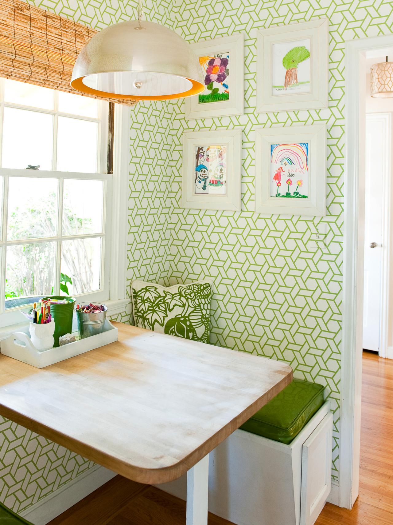 Green And White Wallpapered Breakfast Nook - طرح نیمکت کابینت آشپزخانه - HD Wallpaper 