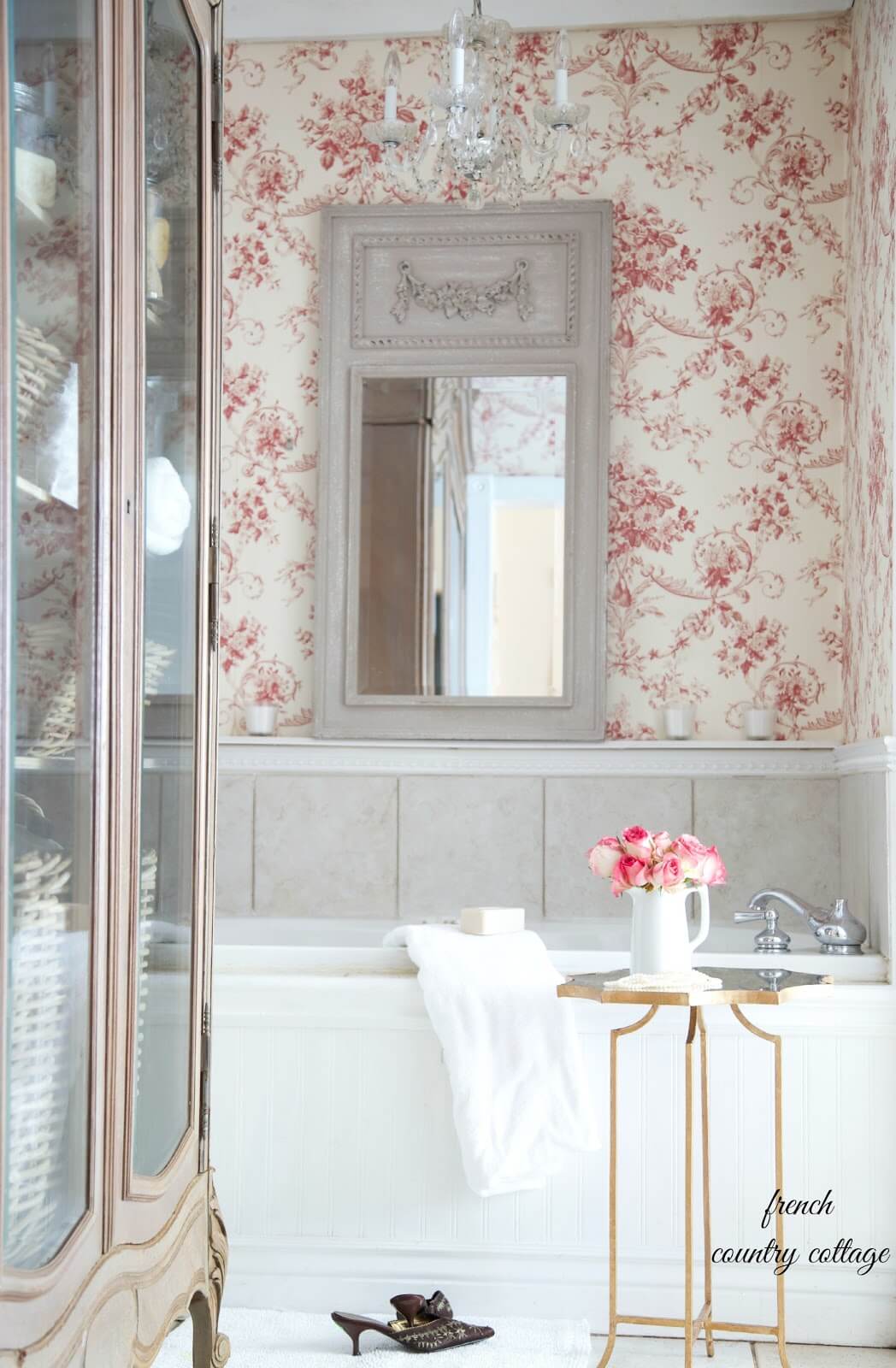 Dress Up Your Walls With Ornate Mirrors - HD Wallpaper 
