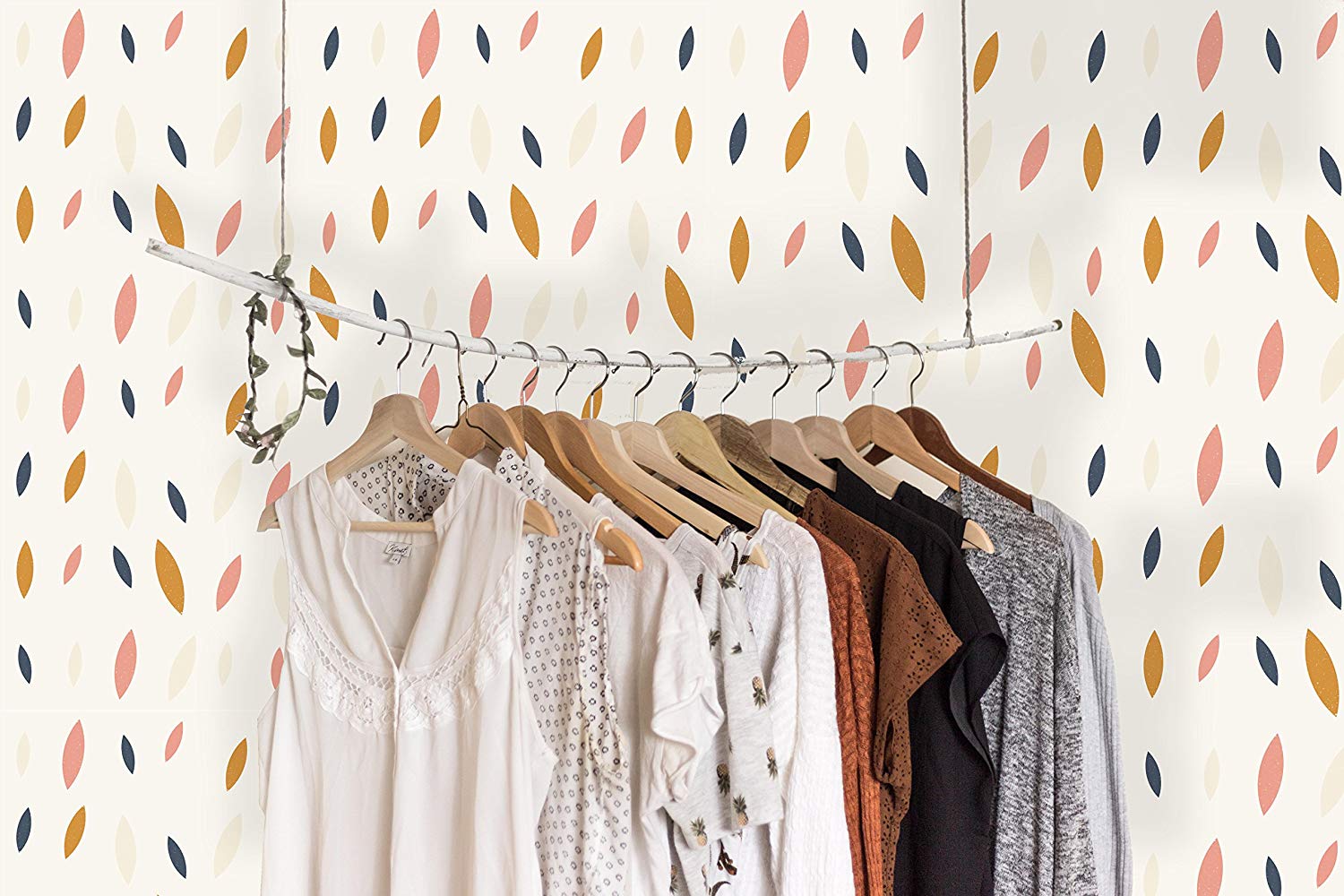 Perfume Your Clothes - HD Wallpaper 