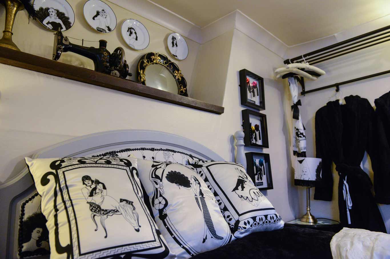 Dupenny-6 - Hotel Pelirocco Dupenny Room - HD Wallpaper 