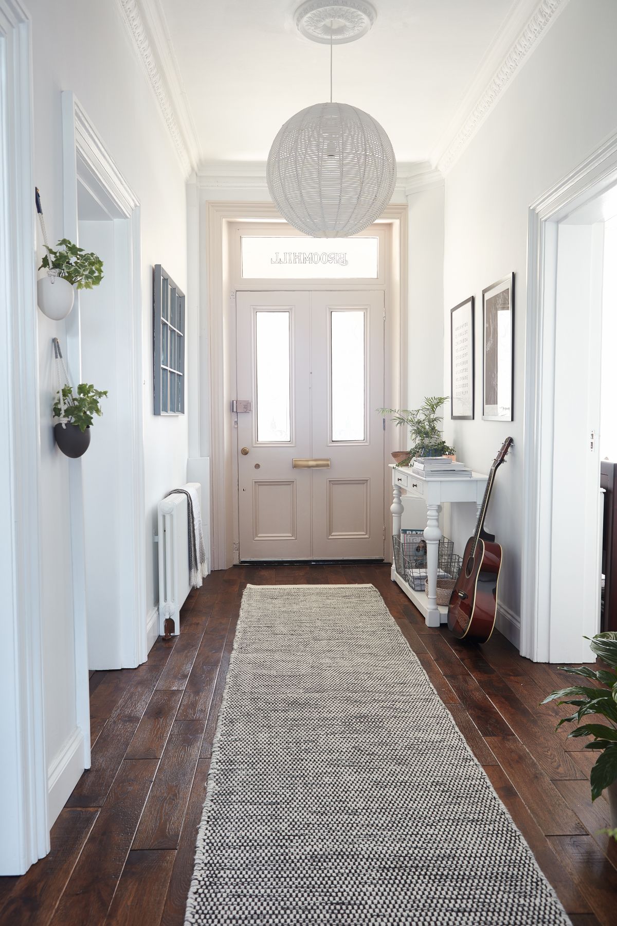 pic Modern Hallway Wall Decor Ideas modern hallway wall decor 1200x1800