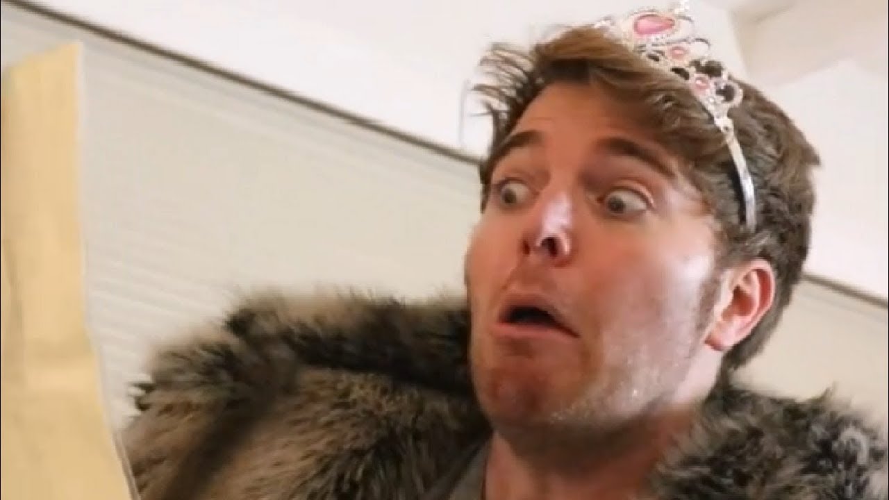 Shane Dawson Iconic Mood Wallpapers - Shane Dawson As A Queen - HD Wallpaper 