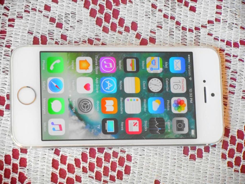 Iphone - HD Wallpaper 