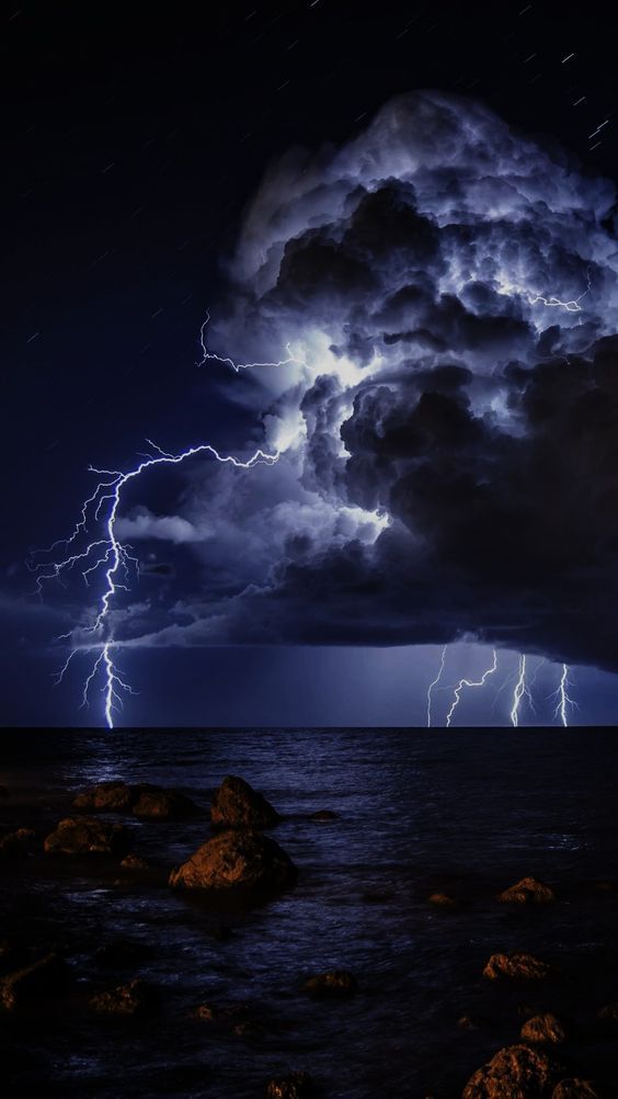 Lightning Storm Wallpaper S8 - HD Wallpaper 