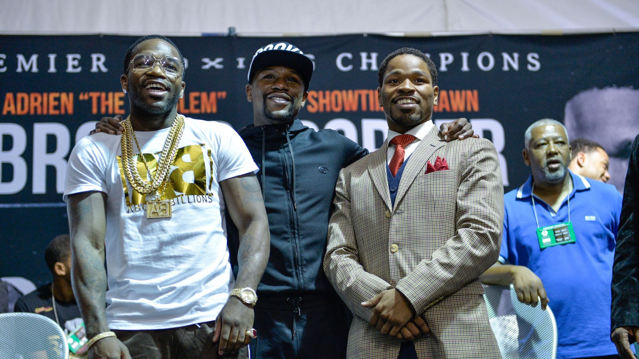 Broner Alongside Mayweather Ahead Of His Fight With - Adrien Broner And Floyd Mayweather - HD Wallpaper 