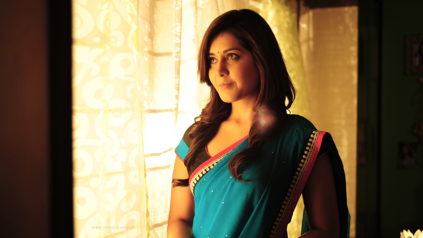 Hd Wallpaper Of Indian Actress - Rashi Khanna Hd Images Saree - HD Wallpaper 