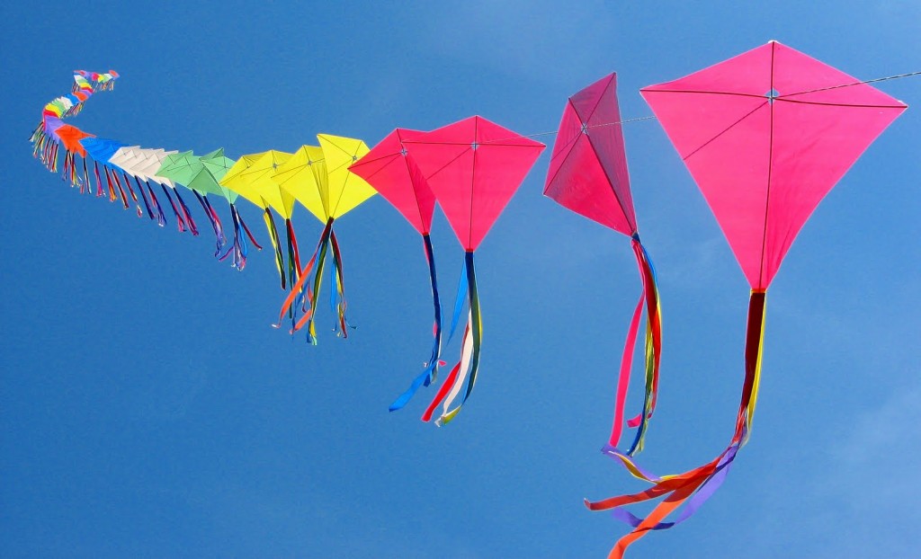 Kites In The Air - HD Wallpaper 