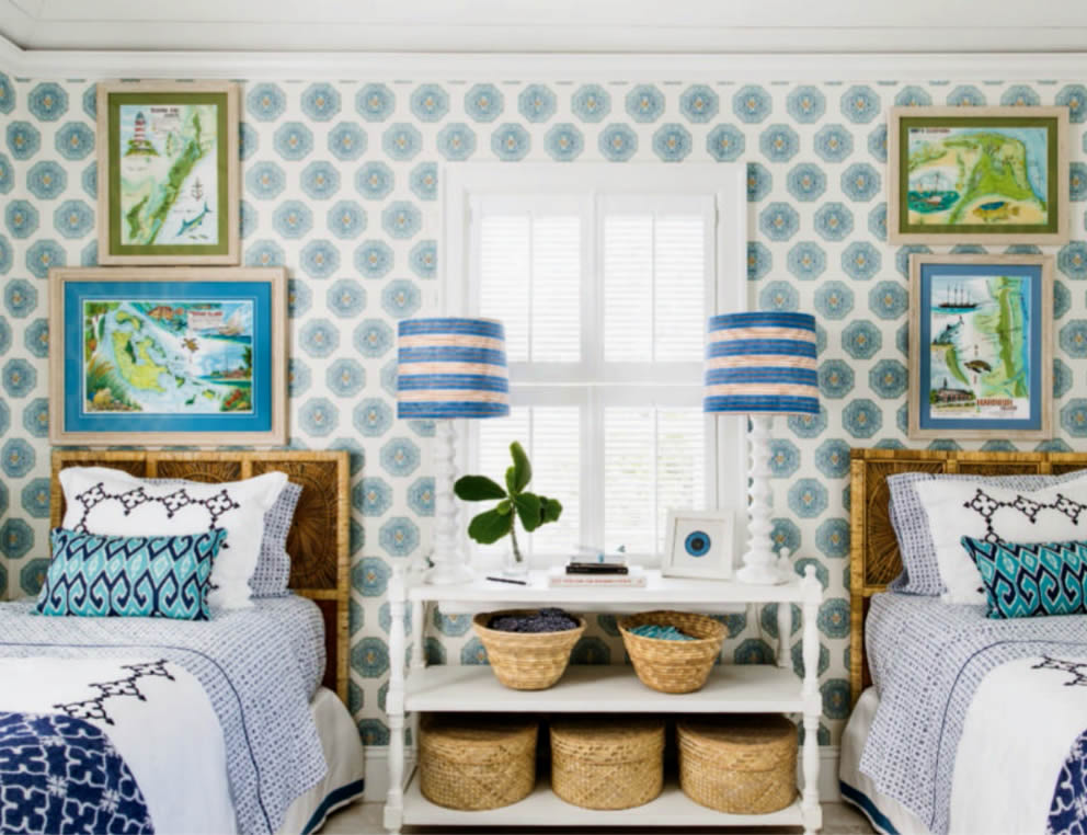 Home Couture Medallion Wallpaper With China Seas Aquarius - Bahamas Harbor Island Interiors - HD Wallpaper 
