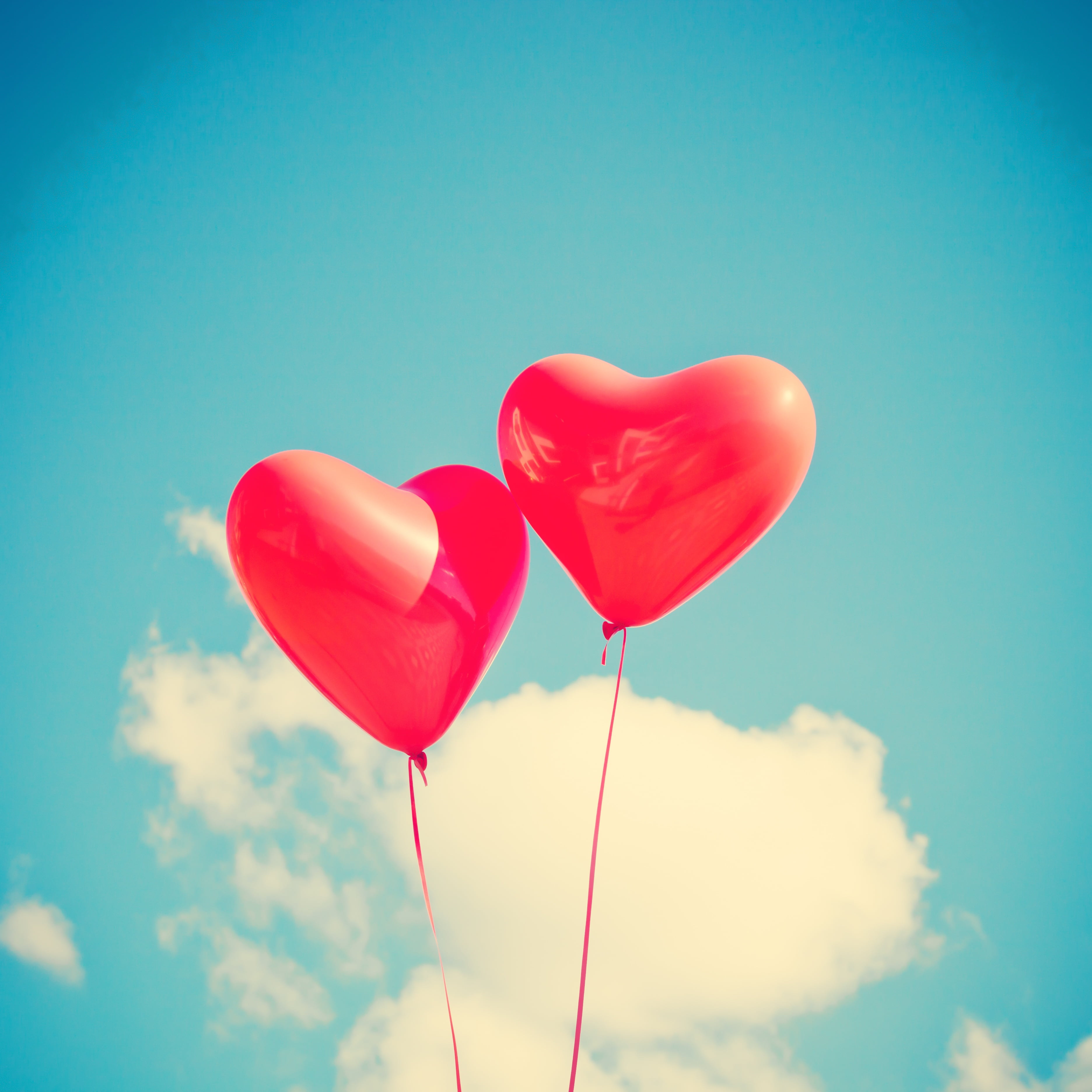 Sky Heart Shaped Balloons - HD Wallpaper 