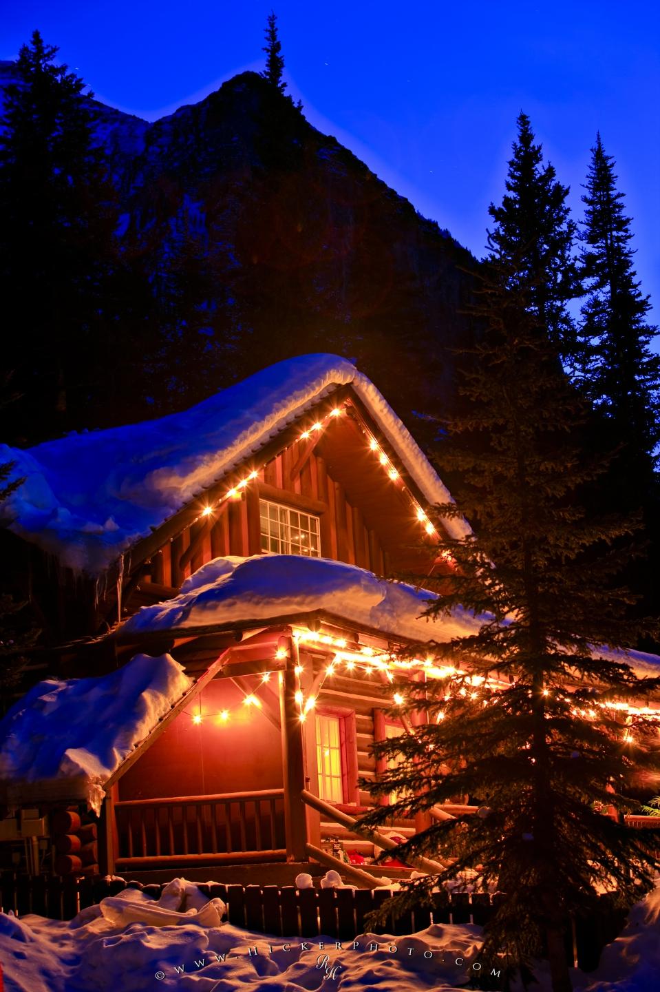 Photo Snow Covered Log Cabin Dusk Winter Scene - Log Cabin Phone Background - HD Wallpaper 