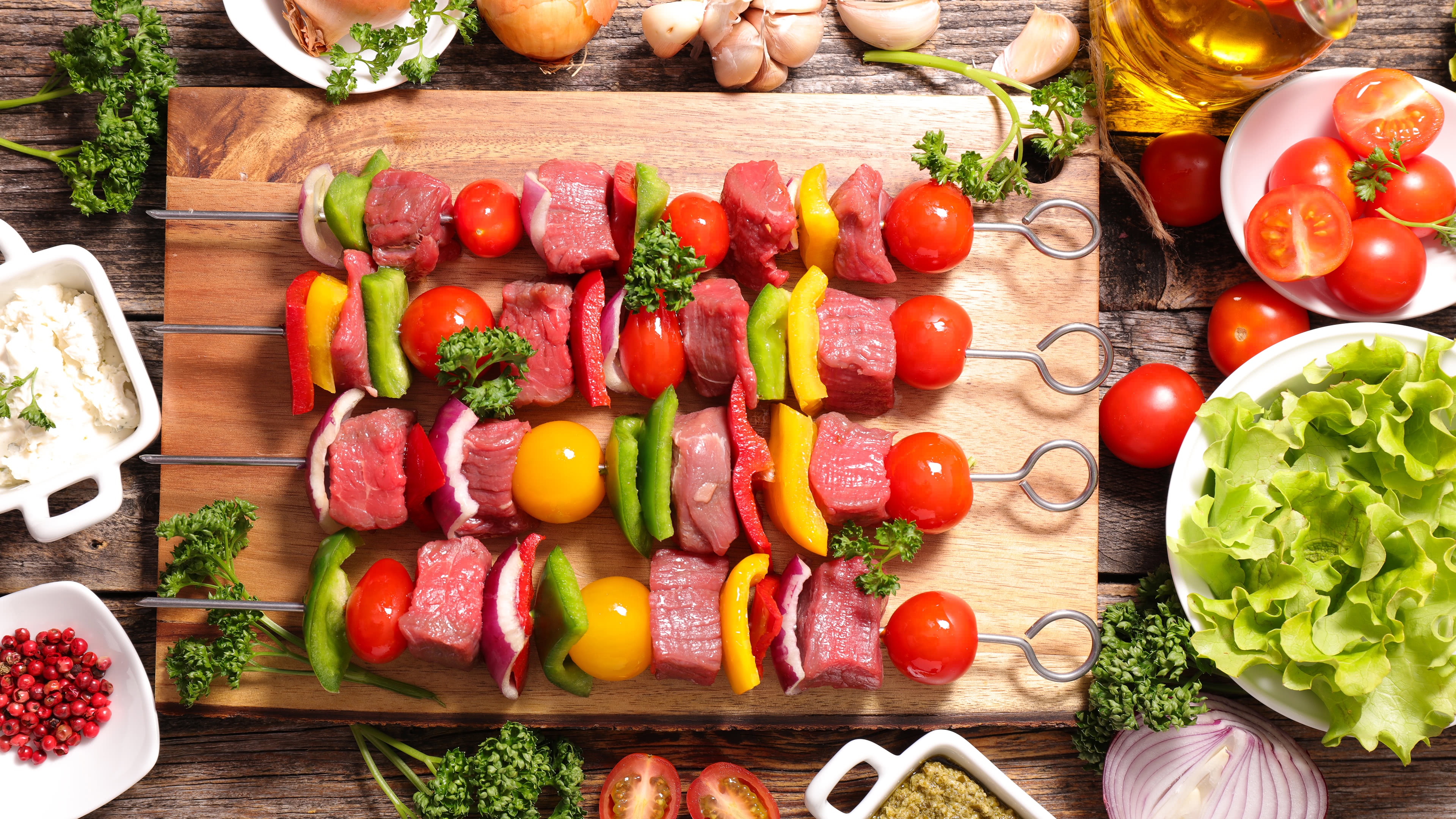 Meat And Vegetable Bbq Skewers Uhd 4k Wallpaper - HD Wallpaper 