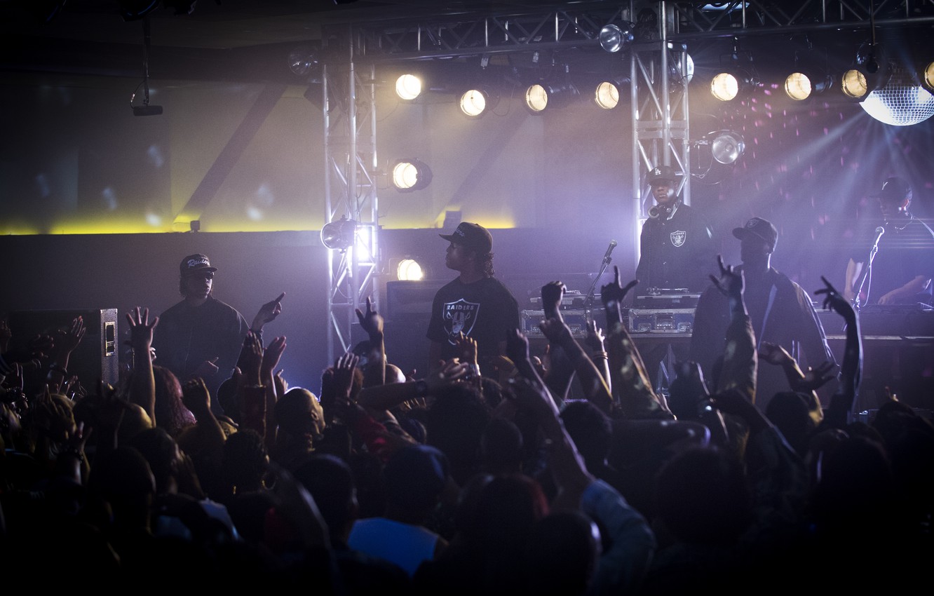 Photo Wallpaper Usa, Music, Ice Cube, Lights, Dance, - Straight Outta Compton Nwa Concert - HD Wallpaper 