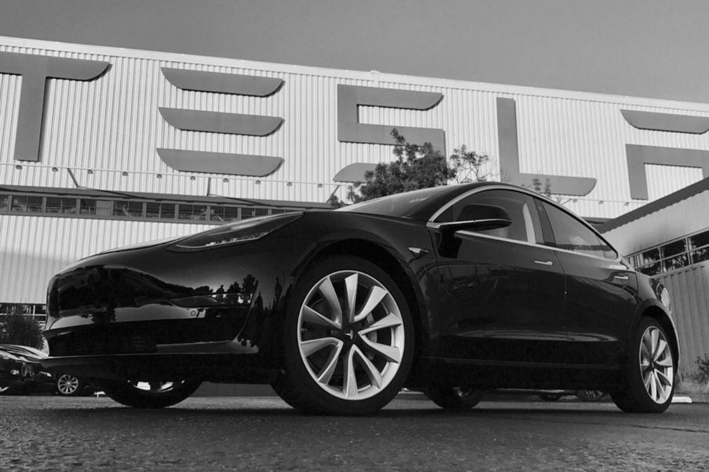 Tesla Model 3 - HD Wallpaper 