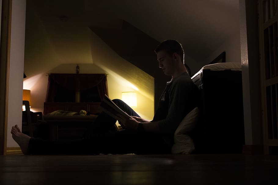 Adult, Bed, Bedroom, Book, Dark, Facial Expression, - Darkness - HD Wallpaper 