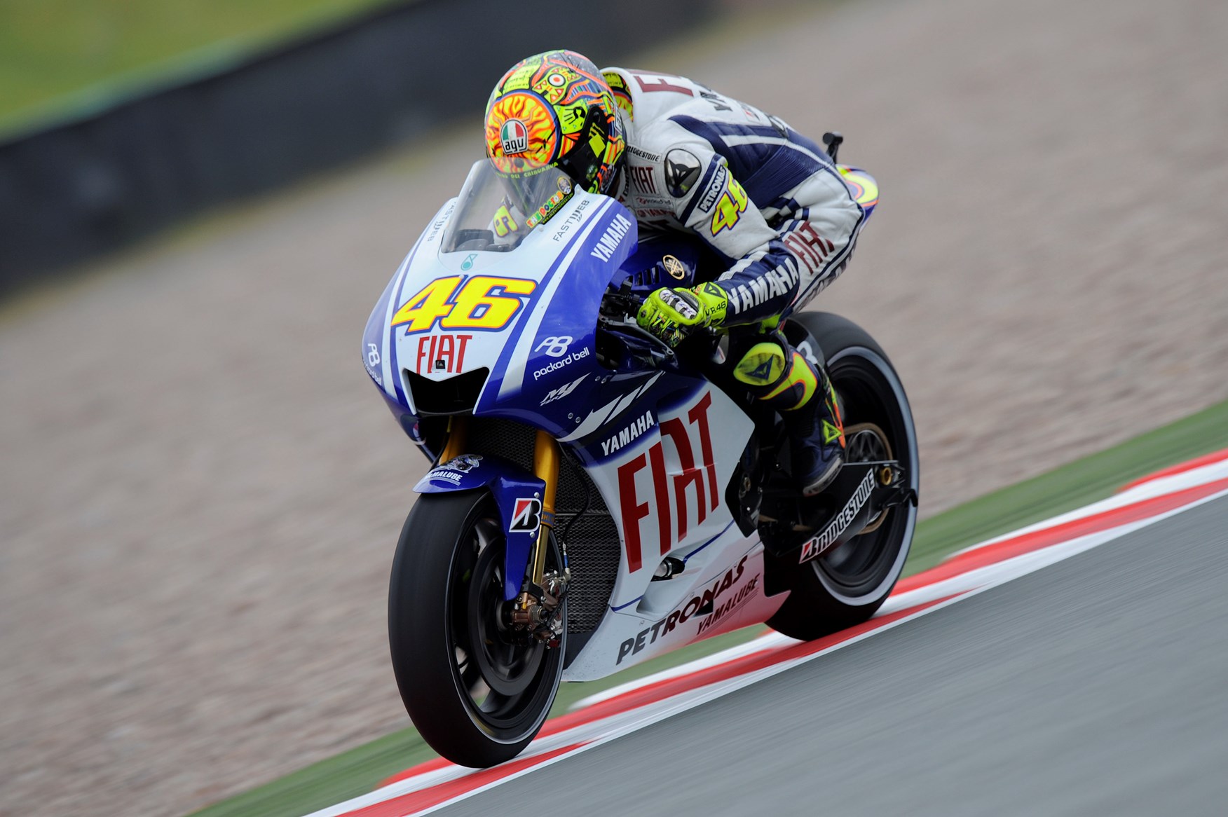 Valentino Rossi Hd Wallpaper - Valentino Rossi Yamaha 2009 - HD Wallpaper 