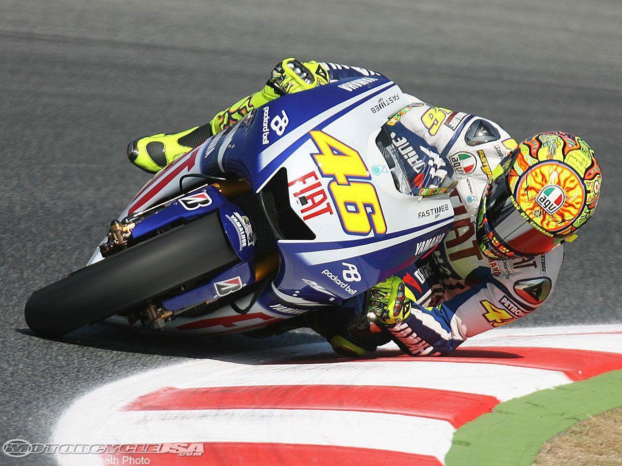 Valentino Rossi Dragging Elbow - HD Wallpaper 